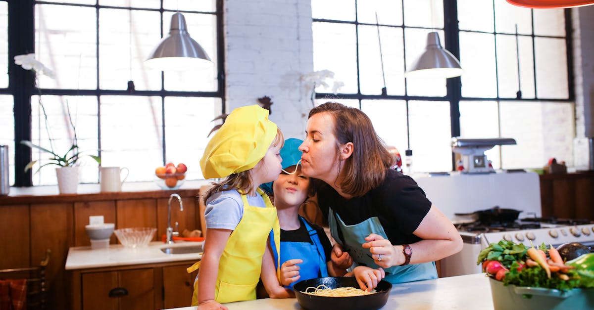 entdecken sie die faszinierende welt der kochshows! lassen sie sich von kreativen rezepten, kulinarischen techniken und inspirierenden köchen mitreißen. perfekt für alle kochliebhaber, die ihre fähigkeiten in der küche verbessern möchten.