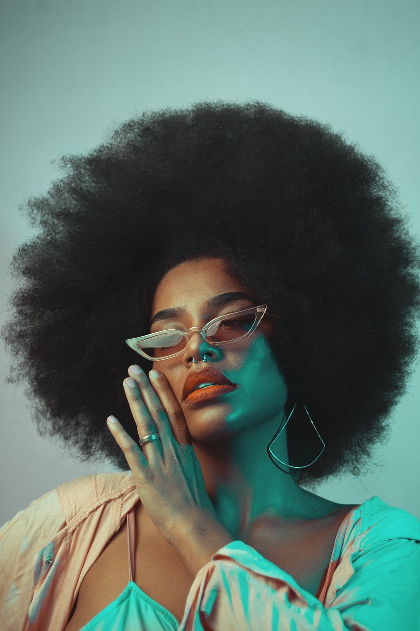 entdecken sie die neuesten trends und zeitlosen klassiker in der fashion-welt. stilvolle outfits, inspirierende looks und tipps für ihren persönlichen kleiderstil erwarten sie!